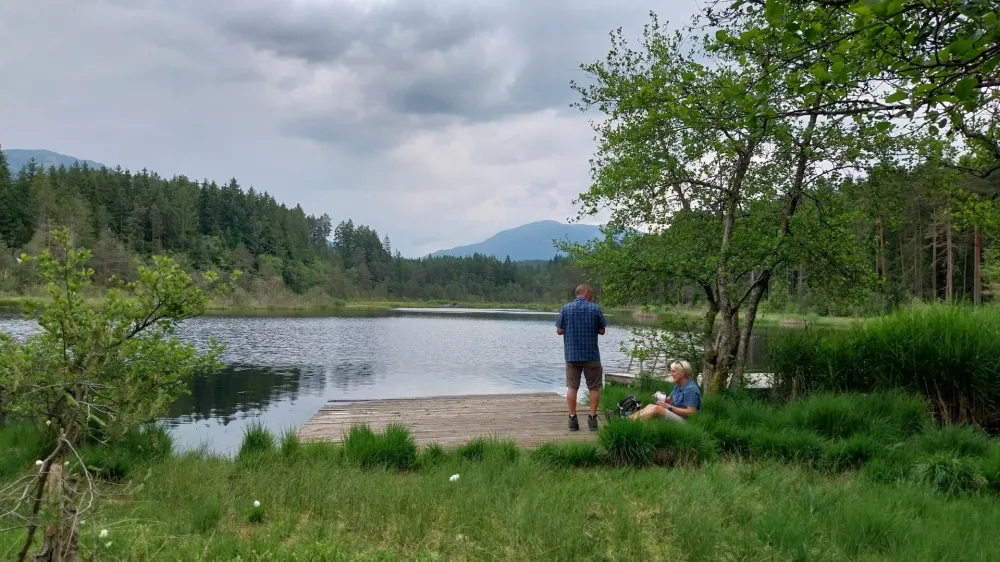 Okolica xx ponuja tudi nekaj še nekaj skritih, manjših jezer, kjer se lahko prav tako osvežite v vodi. F Vesna Levičnik