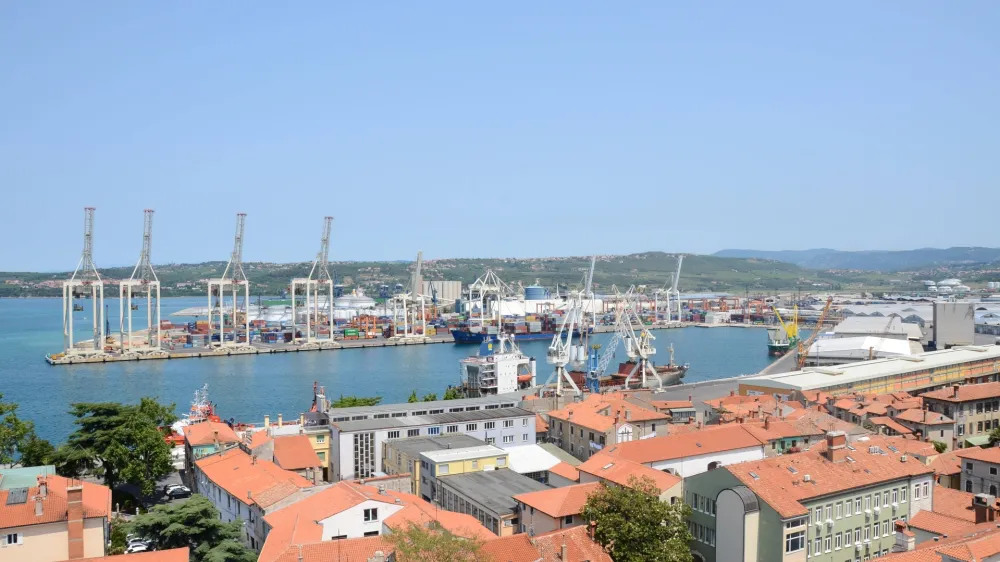 Javna razgrnitev gradiva občinskega prostorskega načrta bo sicer trajala do 30. junija, do takrat pa lahko javnost tudi da predloge in pripombe k razgrnjenemu gradivu.&nbsp;