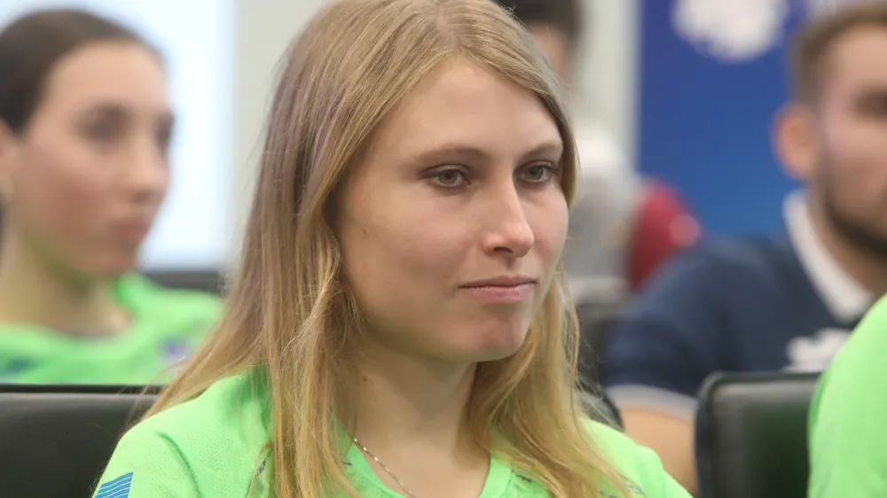 - Maruša Mišmaš-15.02.2024 - Atletska zveza Slovenije (AZS) - podpis pogodbe med AZS in atleti za sezono 2024. FOTO: Bojan Velikonja