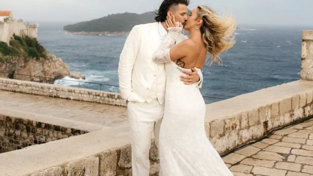 Sin Roda Stewarta Liam Stewart se je v začetku meseca v Dubrovniku poročil z Nicole Artukovich. F instagram