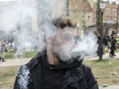 - simbolična fotografija: joint – konoplja – marihuana –  - 20.04.2023 – Kongresni trg - tradicionalni Marihuana marš 2023 v organizaciji Študentske organizacije Univerze v Ljubljani - //FOTO: Jaka Gasar