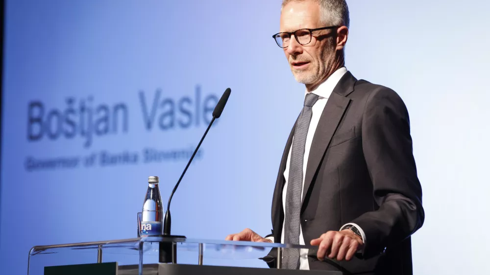 Ljubljana, Cankarjev dom.Mednarodna konferenca z naslovom 30 let neodvisnosti Banke Slovenije: Prehojena pot in sodobni izzivi.Zakljucek konference.Guverner Banke Slovenije Bostjan Vasle.