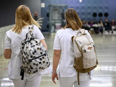  - 09.01.2024 – opozorilna stavka zdravnikov in zobozdravnikov - zdravniki in zobozdravniki zaradi neuresničenih zavez vlade iz že sklenjenih sporazumov opozorilno stavkali. protest //FOTO: Nik Erik Neubauer 