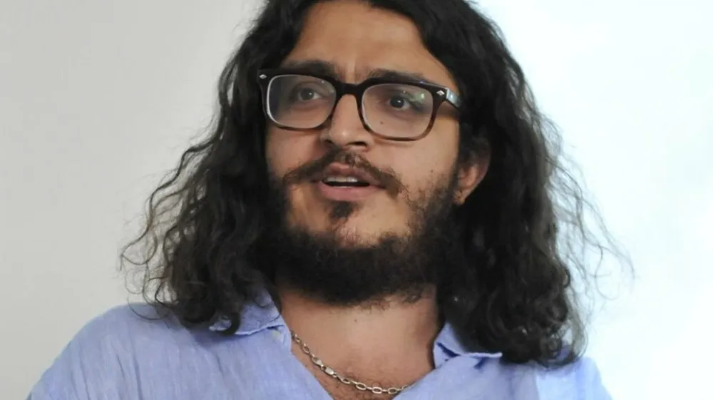 dr. Araš Azizi, iranski zgodovinar, pisatelj in predavatelj na ameriški univerzi Clemson