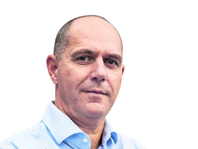  04.11.2019 – red. prof. dr. Jože P. Damijan, ekonomist – redni profesor Ekonomske fakultete Univerze v Ljubljani in nekdanji politik - podpredsednik Strateškega sveta za gospodarstvo pri predsedniku vlade, predsednik vladnega Odbora za reforme in minister za razvoj //FOTO: Matjaž Rušt------COLORNA BELI PODLAGIZA KOLUMNOV PERMANENT !!!