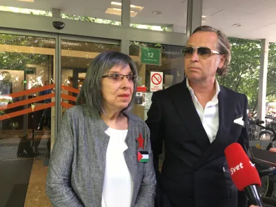 Svetlana Makarovič je na sodi&scaron;če pri&scaron;la z odvetnikom Davidom Slugo, Jožeta Možine pa ni bilo. 