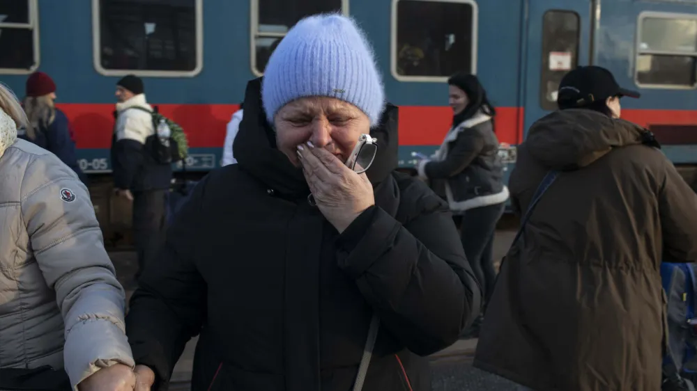 ﻿- Madžarska - železniška postaja Zahony, - ukrajinski begunci-- 08.03.2022 - Vojna v Ukrajini - kamion humanitarne pomoči na poti iz Slovenije v Ukrajino iz Ljubljane v Užgorod//FOTO: Jaka Gasar