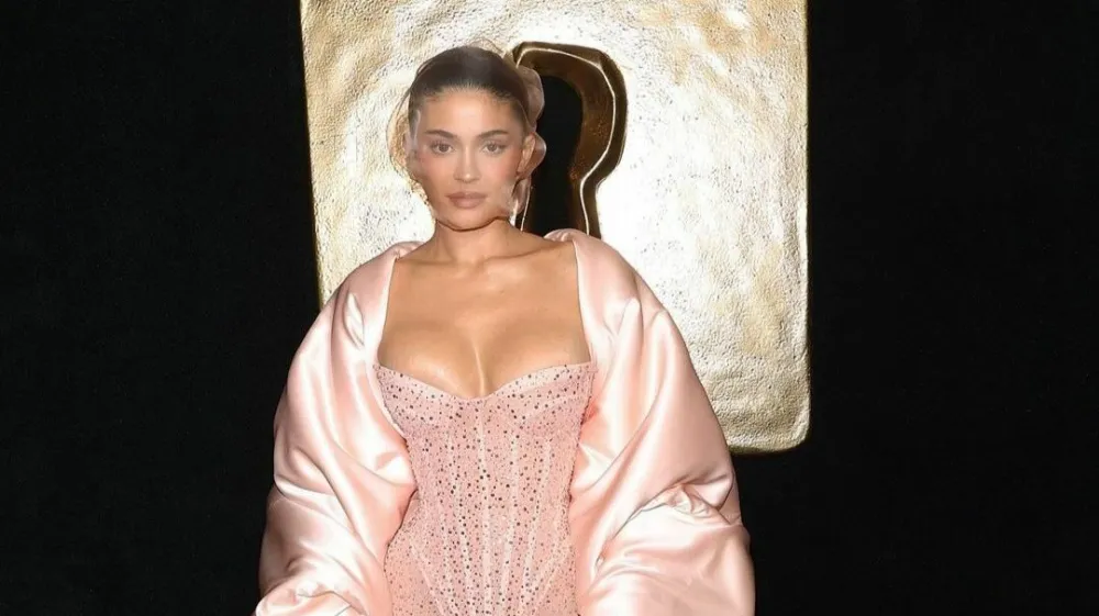 Kylie Jenner spet blesti.