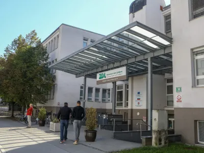  Zdravstveni dom Ljubljana - ZD Bežigrad, Kržičeva ulica 10 - 22.09.2022 – simbolična fotografija – javno zdravstvo - zdravstveni sistem – zdravje –  //FOTO: Luka Cjuha