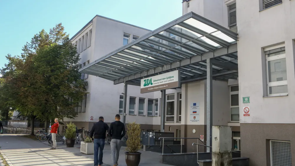  Zdravstveni dom Ljubljana - ZD Bežigrad, Kržičeva ulica 10 - 22.09.2022 – simbolična fotografija – javno zdravstvo - zdravstveni sistem – zdravje –  //FOTO: Luka Cjuha
