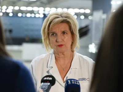  Prof. dr. Bojana Beović, predsednica Zdravniške zbornice Slovenije- 09.01.2024 – opozorilna stavka zdravnikov in zobozdravnikov - zdravniki in zobozdravniki zaradi neuresničenih zavez vlade iz že sklenjenih sporazumov opozorilno stavkali. protest //FOTO: Nik Erik Neubauer 