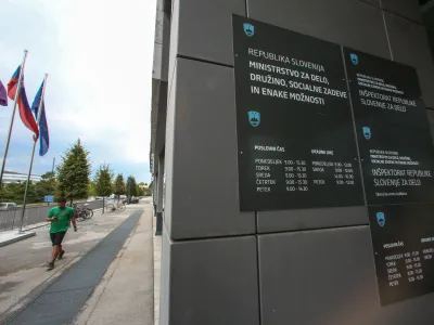 ﻿ - 21.08.2019 – Ministrstvo za delo, družino, socialne zadeve in enake možnosti - Inšpektorat RS za delo - Štukljeva cesta 44 v Ljubljani - stavba //FOTO: Luka Cjuha.