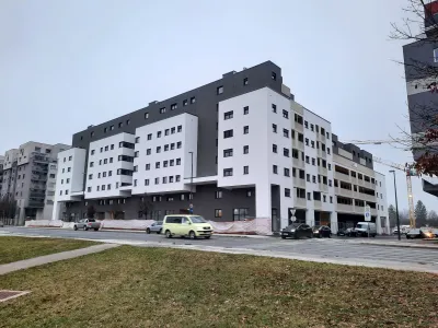 - 14.12.2023 - Stanovanjska soseska ob Šmartinski cesti, ki jo gradi družba Koss. 88 stanovanj bo kupil Javni stanovanjski sklad Mestne občine Ljubljana//FOTO: Luka Cjuha