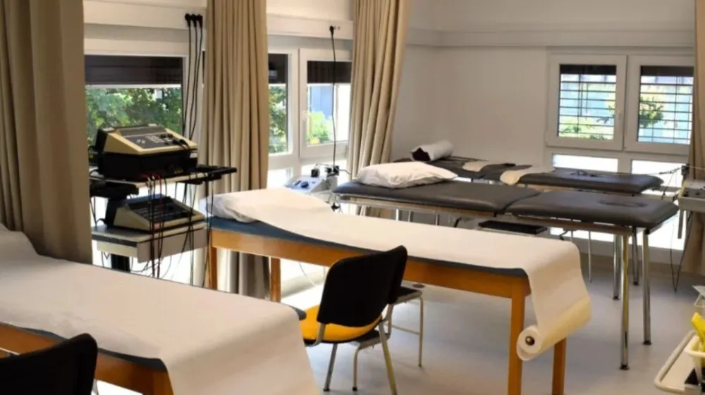 V Domžalah odprli nove, večje in uporabnikom ter zaposlenim prijaznejše prostore za fizioterapijo. 