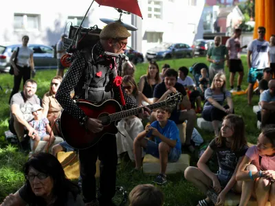 - predstava: Cigo potujoči orkester, Milete Cvijanović, Cigo.- 05.07.2024. - Ana Desetnica, festival uličnega gledališča.//FOTO: Bojan Velikonja