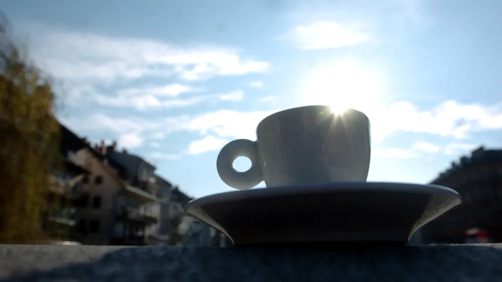 kava – skodelica kave , //FOTO: Matej PovšeOPOMBA: ZA OBJAVO V ČASOPISU DNEVNIK