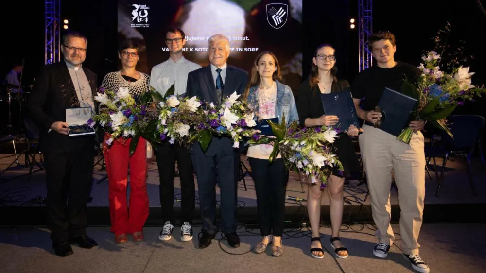 V Medvodah so ob trideseti obletnici občine podelili priznanja najbolj prizadevnim občanom.

 