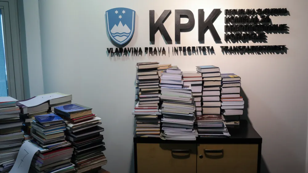 - simbolična fotografija - vladavina prava - integriteta - transparentnost &ndash; KPK - Komisija za preprečevanje korupcije RS,  //FOTO: Jaka Gasar