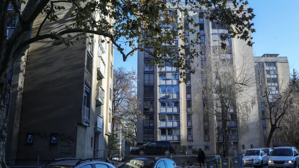 - Streli&scaron;ka ulica1, 3 in 5 - stanovanjski blok &ndash; stolpnica - 04.12.2018 - Potresna ogroženost nearmiranih stolpnic v Ljubljani - //FOTO: Jaka Gasar