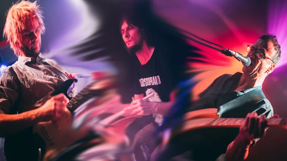 Svojat je utečen domač trio, ki v svoji glasbi združuje no wave, avant-blues, saharski punk in svobodno improvizacijo.

&nbsp;

&nbsp;