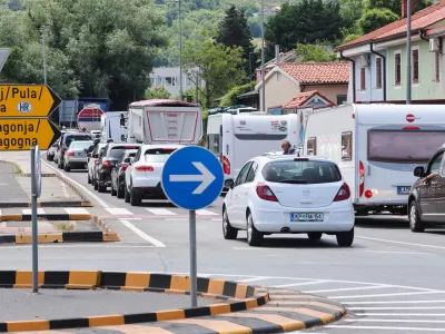 Koper, 09.06.2023Šmarska cesta, promet, kolone, turizem