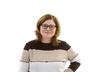 Meta ČernogaZA ONLINE - Redakcija Dnevnik 2024 - portreti za komentarje in kolumne - kolumnisti - komentatorji &ndash; novinarji - portret //FOTO: Luka Cjuha