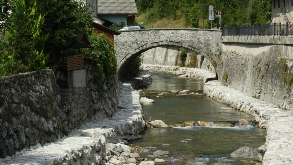 Železniki kamniti most Selška Sora / Foto: Katja Petrovec
