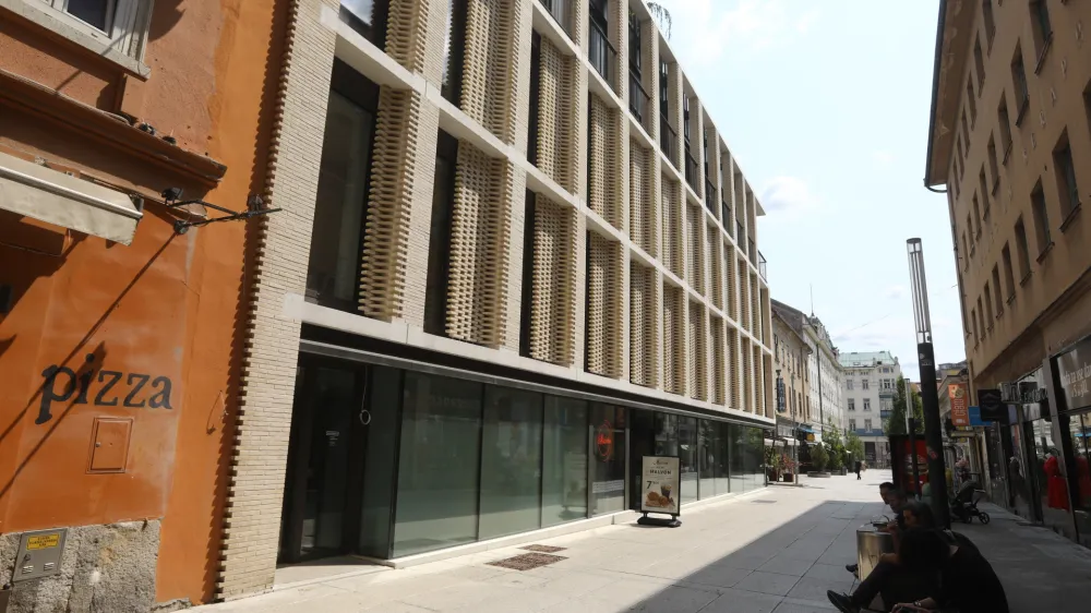 Socialni demokrati so se decembra preselili na Nazorjevo. Za 530 kvadratnih metrov plačujejo dobrih 13.000 evrov na mesec. Foto:&nbsp; Luka Cjuha