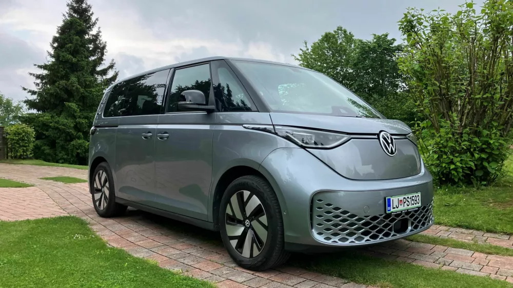 ID.buzz zavoljo oblike privablja poglede, sploh nekatere starej&scaron;e pa popelje v leta mladosti, ko se spomnijo legendarnega bullija.