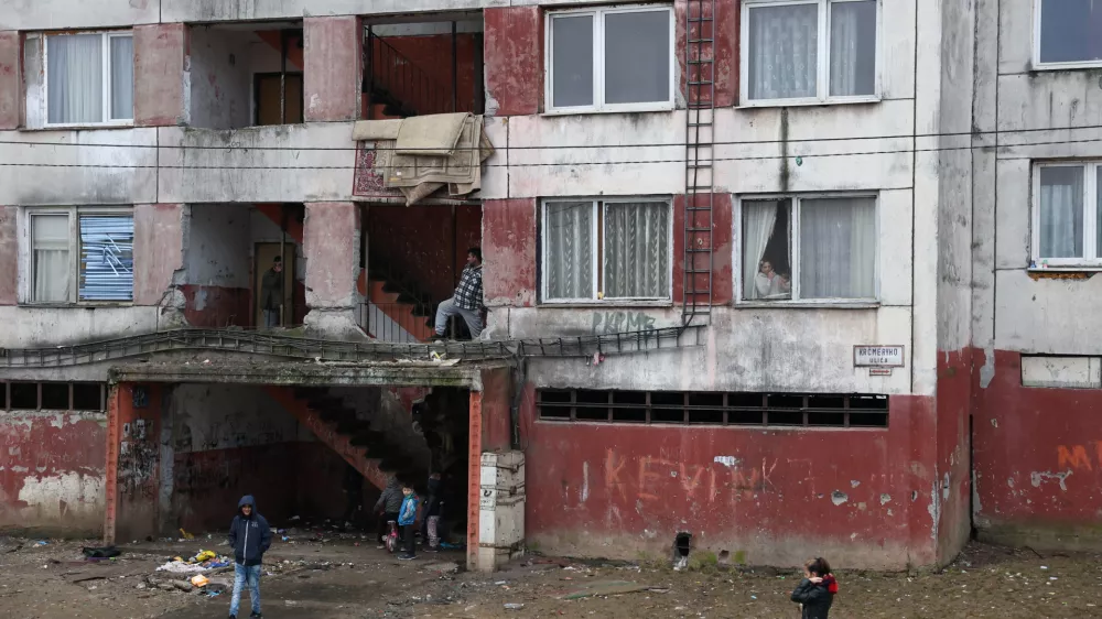 - februar 2024 - Lunik IX, romsko naselje, kjer živijo najsiroma&scaron;nej&scaron;i ljudje. Ko&scaron;ice, Slova&scaron;ka- romi, cigani, rev&scaron;čina, siroma&scaron;tvo, geto //FOTO: Jaka GasarOPOMBA: ZA OBJEKTIV - REPORTAŽA