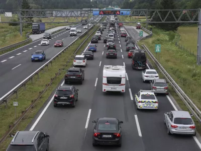 - 21.06.2024 - zastoji na zahodni ljubljanski obvoznici, smer primorska - policija //FOTO: Jaka Gasar