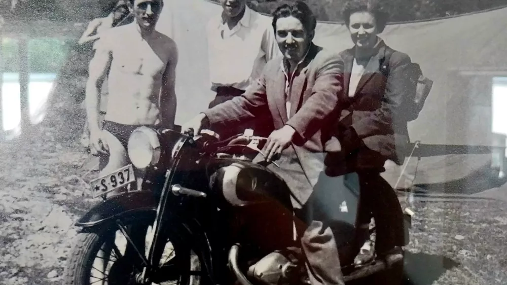 Slavko Košir z ženo na izletu na morje v 50. letih prejšnjega stoletja Foto: osebni arhiv