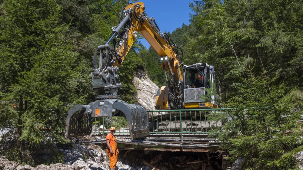 Skoraj točno po enem letu je narava konec julija ponovno udarila in med drugim močno prizadela občino Črna na Koroškem, kjer so bile posledice lanskih poplav najstrahotnejše. Foto: Nik Erik Neubauer