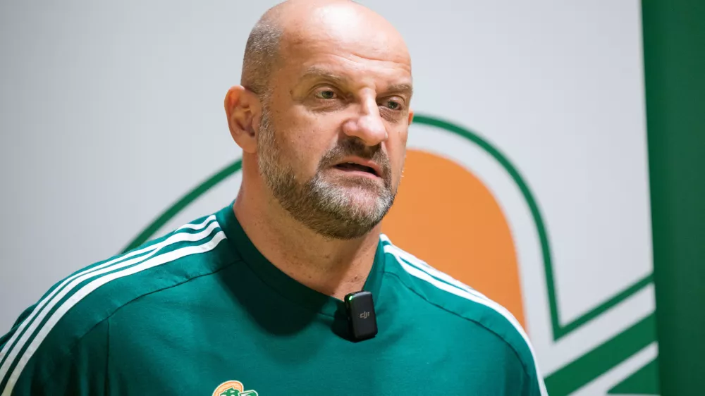 Zvezdan Mitrović: Na&scaron; cilj je, da naredimo čvrsto in homogeno ekipo, ki bo proti vsakemu nasprotniku krenila po zmago. Foto: Jaka Gasar