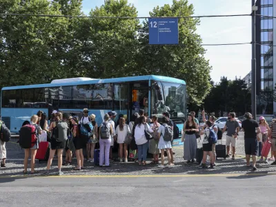 - 09.08.2024 - Avtobusna postaja Ljubljana - potniki, gneča, turisti, prevoz, avtobus //FOTO: Jaka Gasar