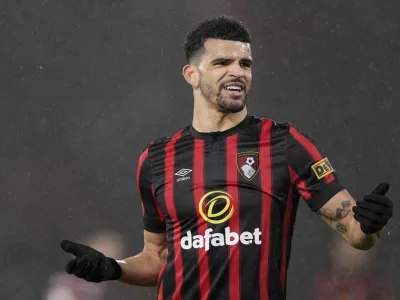 FILE - Bournemouth's Dominic Solanke reacts during the English Premier League soccer match between Bournemouth and Crystal Palace, at The Vitality Stadium in Bournemouth, England, April 2, 2024. Solanke moving to Tottenham from Bournemouth for 65 million pounds ( million). (AP Photo/Dave Shopland, File)