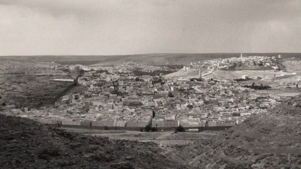 Dolina M'Zab s petimi utrjenimi puščavskimi naselji – Sahara; z razstave Popotovanja spominov preko krajin Alžirije v SEM Foto:  osebni arhiv Nine Zdravič