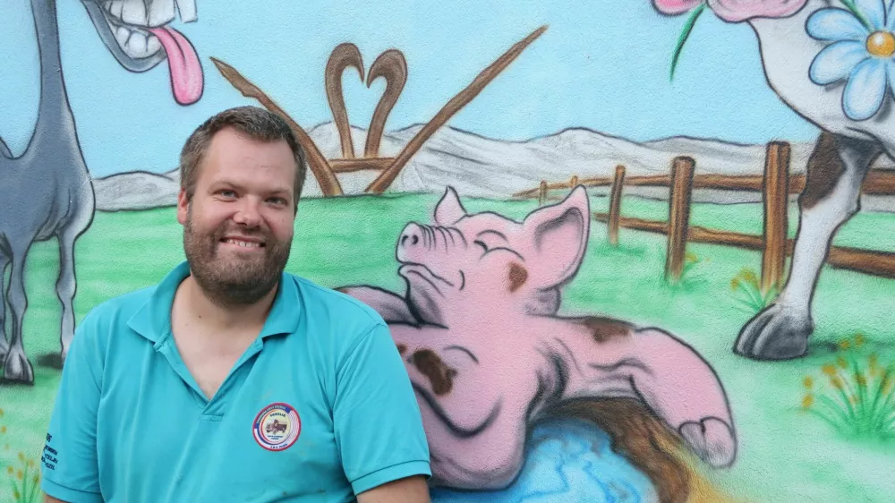 Aljaž Bevk, kmet in gostinec, lastnik Turistične kmetije &Scaron;iroko, Tolminski Lom, Posočje / Foto: Nata&scaron;a Bucik Ozebek