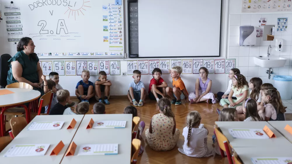 - OŠ Vita Kraigherja- 02.09.2024 - prvi šolski dan učnega leta 24/25 - šolstvo, šola, učenci, dijaki //FOTO: Jaka Gasar / Foto: Jaka Gasar