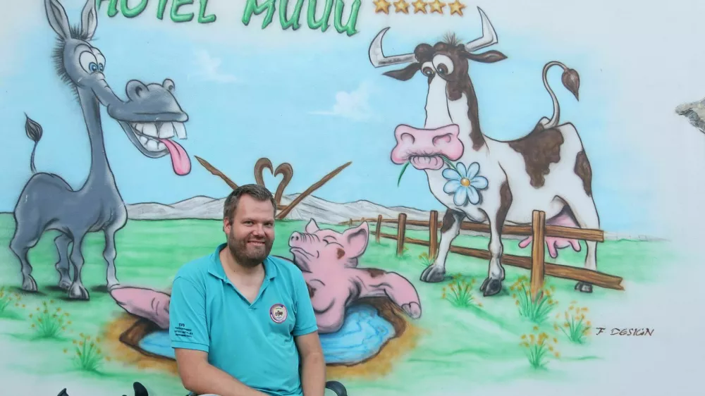 Aljaž Bevk, kmet in gostinec, lastnik Turistične kmetije &Scaron;iroko, Tolminski Lom, Posočje / Foto: Nata&scaron;a Bucik Ozebek