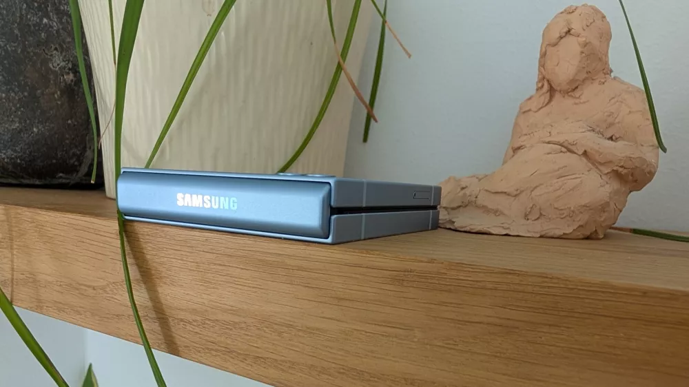 Samsung galaxy z flip6