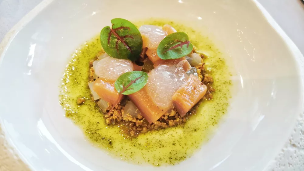 Dimljena postrv, Restavracija Rose