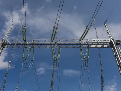 - Energetika, elektrika, samoskrba, daljnovod — 19.04.2023 – Nuklearna elektrarna Krško (NEK), edina slovenska jedrska elektrarna, ki deluje od leta 1983 //FOTO: Bojan Velikonja