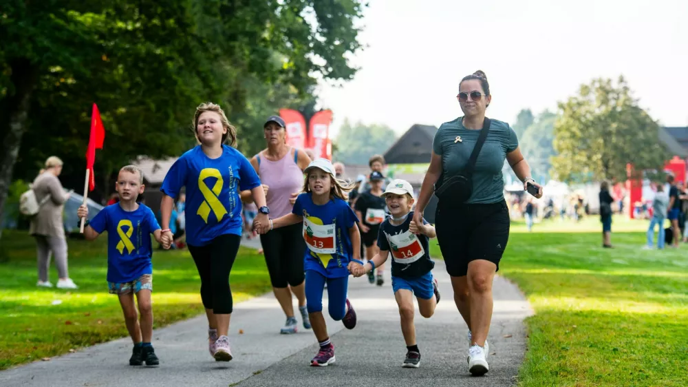 Tudi letos so bili prisotni otroci iz Inštituta Zlate pentljice. F Peter Podobnik