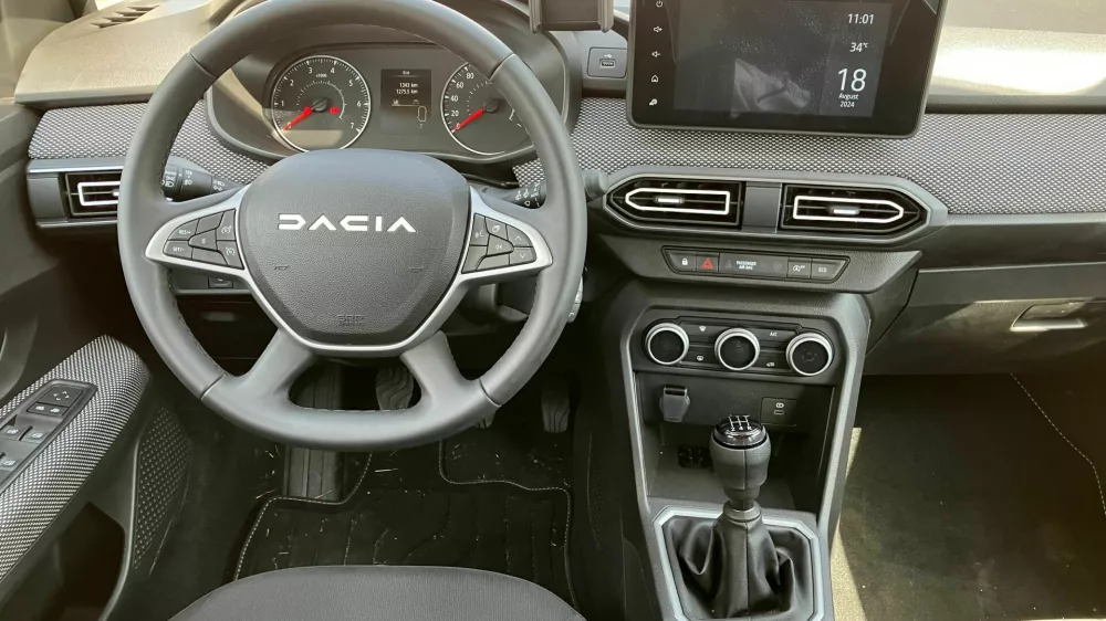 Dacia sandero 1,0 TCE 90 journey: Ko je potrebno mižanje na eno oko