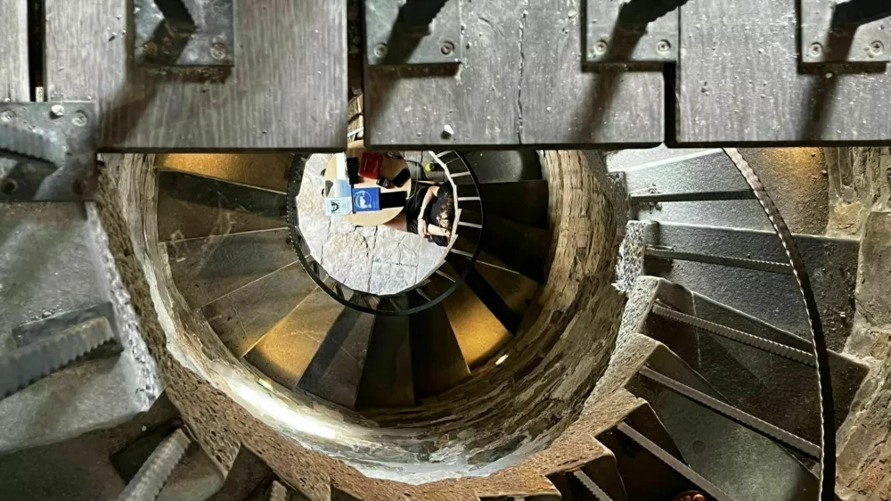 Strmo stopnišče do vrha svetilnika. 