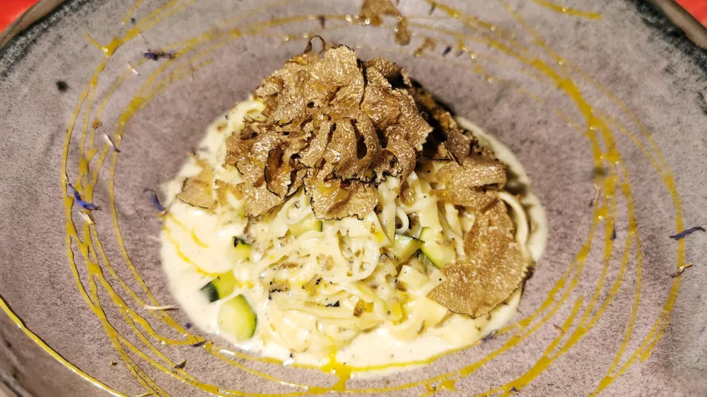 Rezanci z bučkami in tartufi, Klinec Plešivo