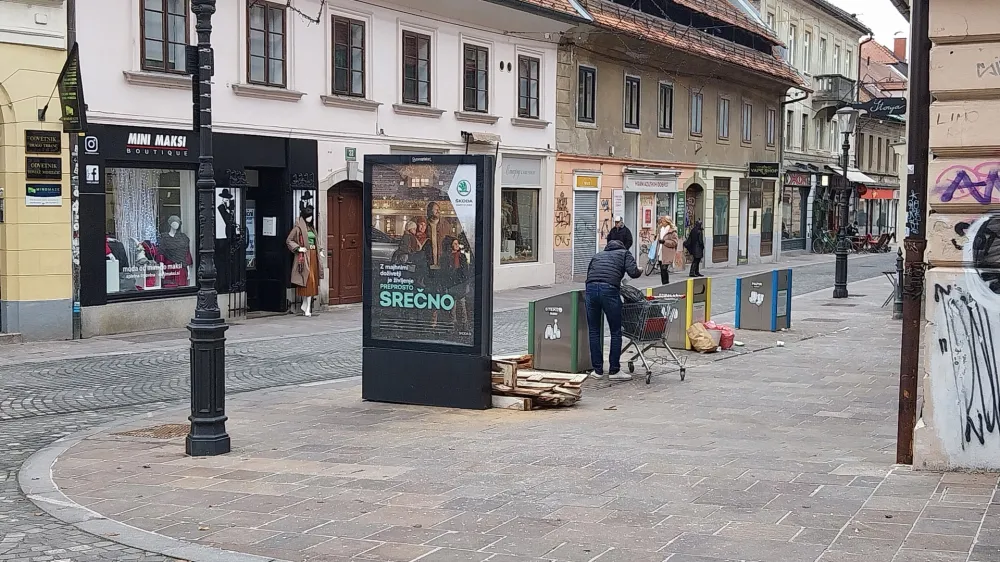 Policisti so globo nazadnje izrekli prodajalcu, ki ima trgovino na Trubarjevi cesti. Fotografija je simbolična. Foto: Vanja Brkić 