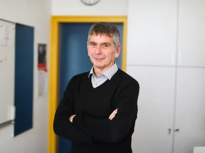 - 12.12.2022 – prof. dr. Marko Stabej, jezikoslovec in pedagog - redni profesor za slovenski jezik na Oddelku za slovenistiko Filozofske fakultete Univerze v Ljubljani. - dnevnikov kolumnist //FOTO: Bojan Velikonja