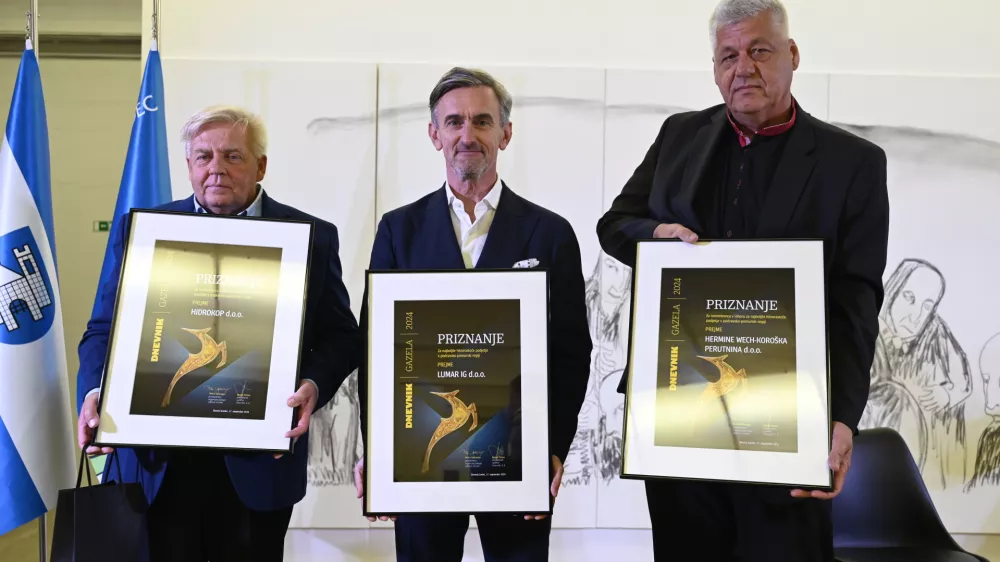 Trije nominiranci za prestižno nagrado (z leve): Janez Vohar, Hidrokop, zmagovalec Marko Lukić, Lumar IG, in Igor Oder, Hermine Wech. Foto: Nik Erik Neubauer
